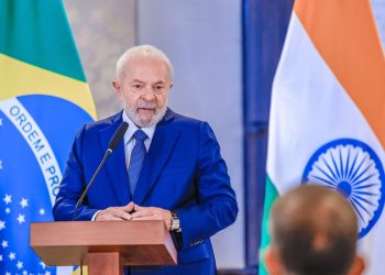 Envolvido até os dentes, diz Lula sobre Bolsonaro e tentativa de golpe