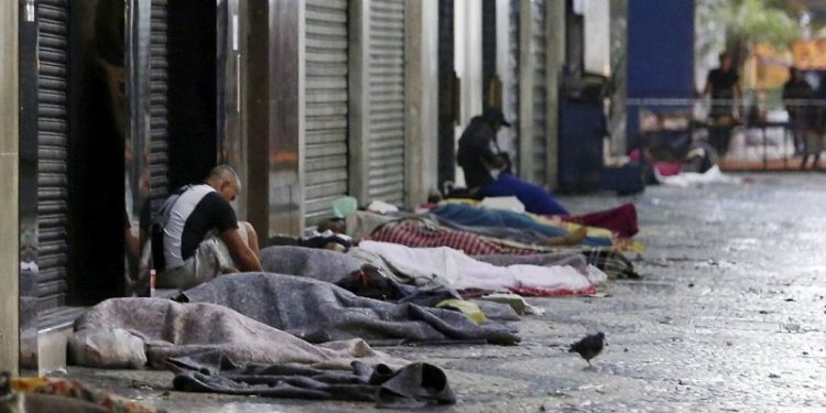 Metade das pessoas que vivem em situação de rua em Rio Branco recebem auxílio social