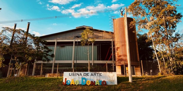 Governo abre mais de 100 vagas para cursos gratuitos em artes visuais e teatro em Rio Branco
