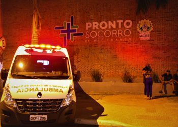 Homem morre após bater a cabeça na lateral do veículo em acidente de trânsito em Rio Branco