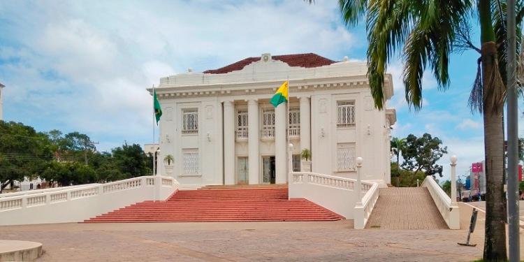 Despesas dos órgãos e entidades do poder executivo acreano devem ser reduzidas em até 30%