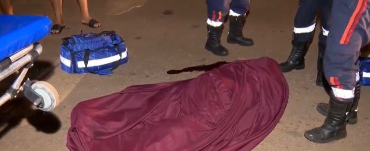 Idoso morre atropelado por motocicleta após tentar atravessar a via na BR-364 em Rio Branco