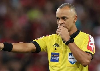 Árbitro que errou a favor do Corinthians é convocado para audiência pública no Senado