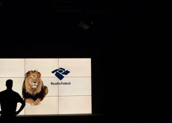 Receita paga nesta sexta-feira último lote de restituição do IR