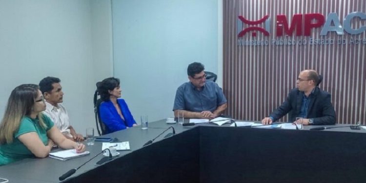 MPAC cobra do estado a contratação de psicólogos e assistentes sociais para escolas públicas