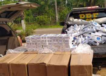PRF apreende 15 mil maços de cigarros estrangeiros contrabandeados em Rio Branco