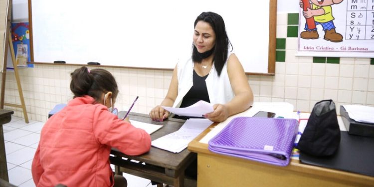 Governo do Acre publica convocação de processos seletivos da Educação; veja