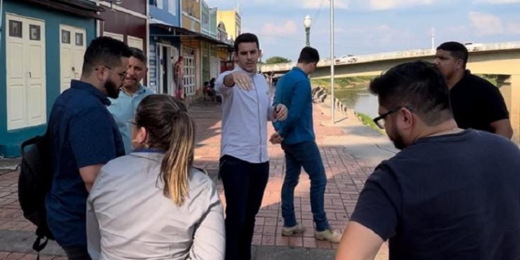 Reforma do calçadão do Novo Mercado Velho tem previsão de dois meses para ser concluída