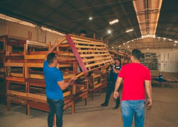 Prefeitura realiza entrega de móveis às famílias atingidas pelas cheias em Rio Branco