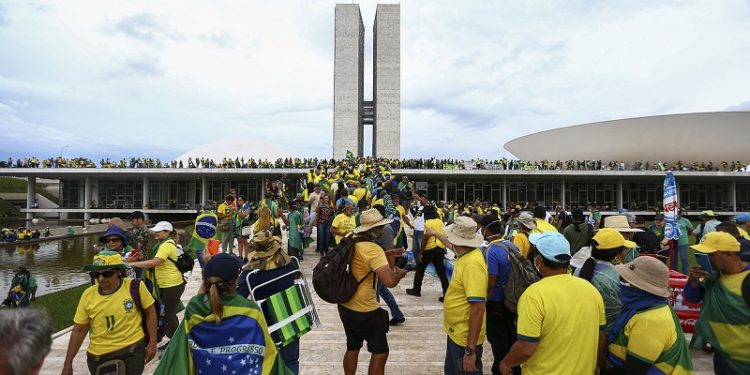 STF condena três réus por envolvimento nos atos de 8 de janeiro; penas somam mais de 40 anos