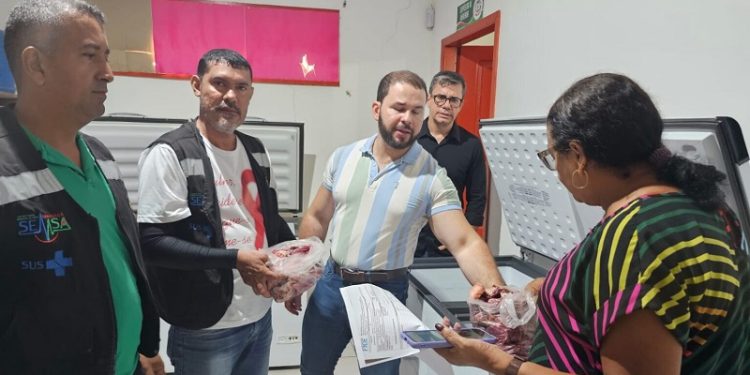 Autoridades apreendem 120 kg de carne destinadas a escolas do interior; produto era impróprio para consumo