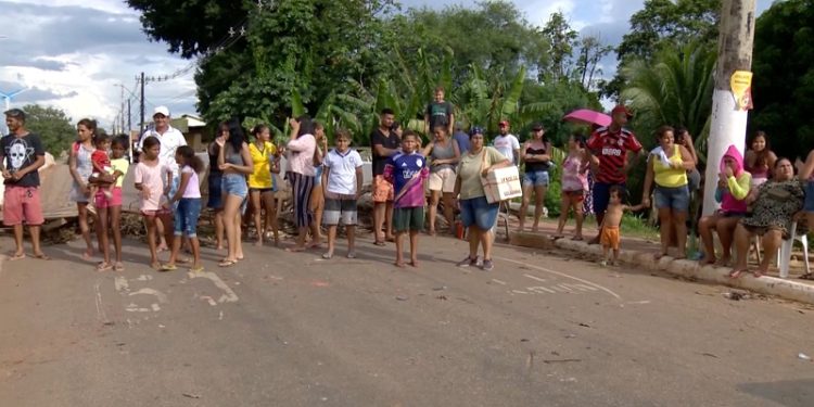 Moradores do Vila Maria farão nova manifestação na manhã desta terça-feira (28) em Rio Branco