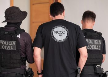 Forças de segurança do Acre cumprem mandados de busca e apreensão contra organização criminosa