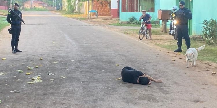 Homem é morto a golpes de faca na manhã desta quinta-feira em Rio Branco