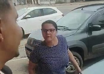 Mulher  que proferiu falas racistas contra motoboy é denunciada pelo MPAC