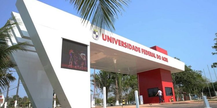 Ufac divulga edital para mestrado em Ensino de Humanidades e Linguagens