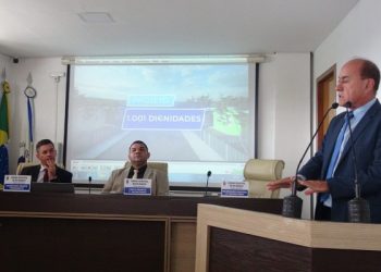 Bocalom entrega à Câmara projetos para construção de quase 2 mil unidades habitacionais em Rio Branco