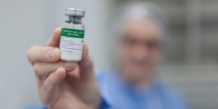 Integração de vacina contra dengue ao SUS deve sair ainda este ano; entenda