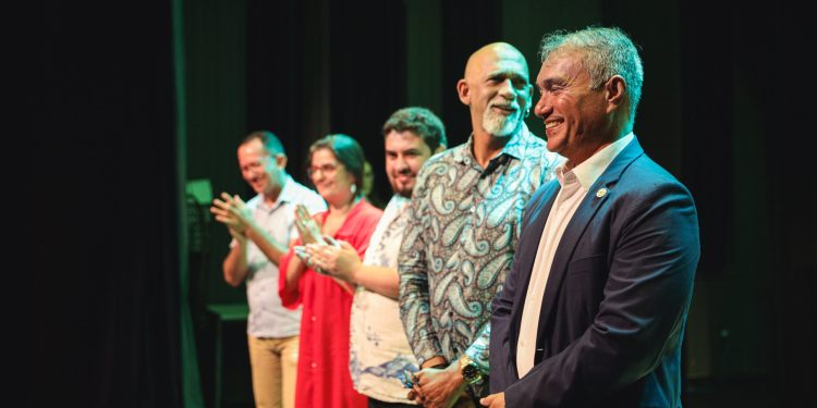 COLUNA JACKIE 12/12/2023