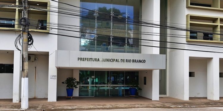 Prefeitura de Rio Branco oficializa abono de R$1.000 para servidores efetivos municipais