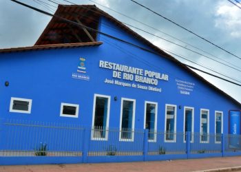 Almoço especial de Natal é oferecido no Restaurante Popular da Sobral