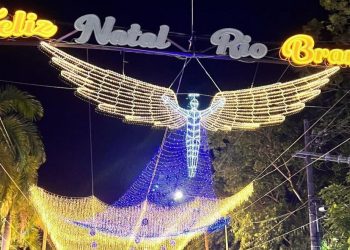 Acender das luzes de Natal vai ocorrer neste sábado na Praça da Revolução, em Rio Branco