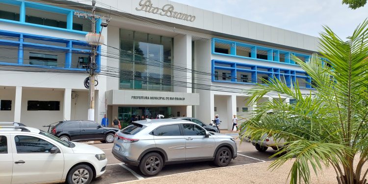 Prefeitura de Rio Branco anuncia complementação do piso nacional para profissionais da enfermagem