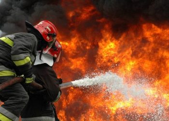 Em Rio Branco, homem é suspeito de incendiar própria casa no bairro Chico Mendes