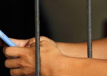 Policial é preso após facilitar entrada de drogas e celulares em presídio de Cruzeiro do Sul