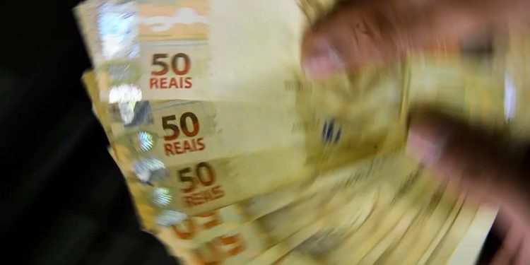 Segunda parcela do décimo terceiro deve ser paga até hoje