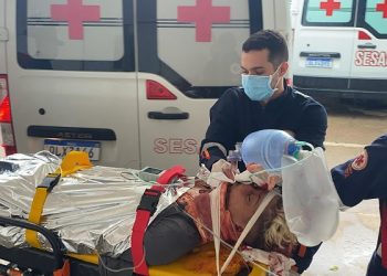 Motociclista de 19 anos fica em estado grave após colidir com caçamba, em Rio Branco