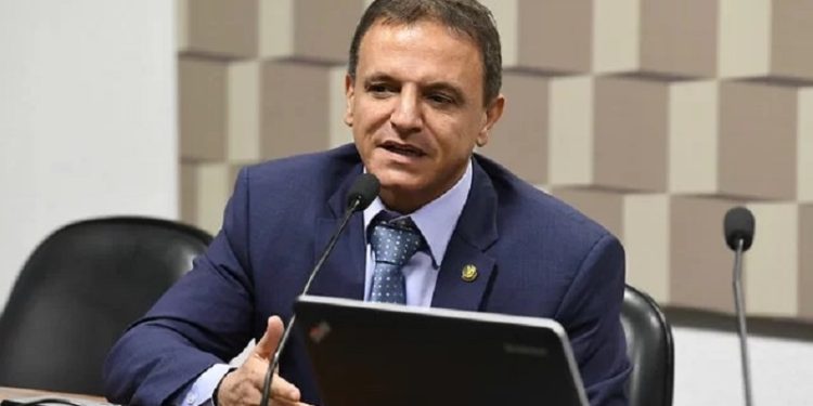 Márcio Bittar afirma que Dino não vai abandonar ideologia comunista: ‘Ele quer o comunismo’