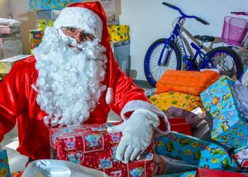 Papai Noel dos Correios: campanha de adoção de cartinhas de Natal encerra nesta sexta-feira no Acre