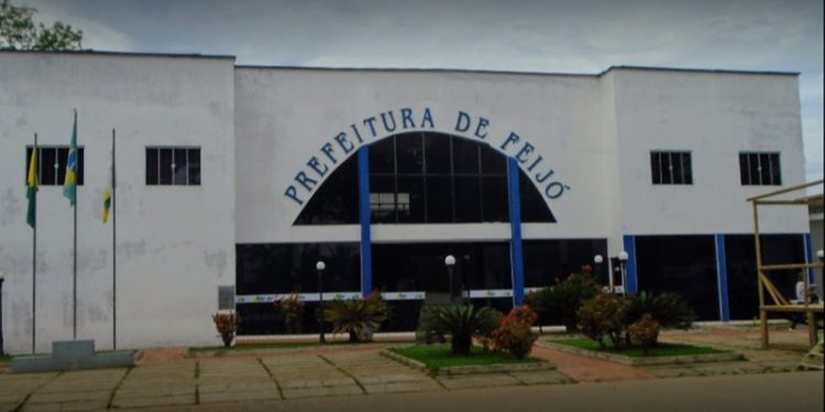 Após aprovação na Câmara, prefeito de Feijó sanciona aumento no auxílio alimentação dos vereadores