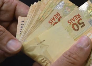 Governo Lula confirma salário mínimo no valor de R$ 1.412 para 2024