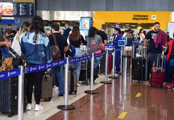 Passagens aéreas atingem maior valor em 13 anos com demanda em alta e combustível ainda caro