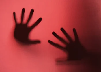 Homicídios crescem para mulheres negras e caem para não negras