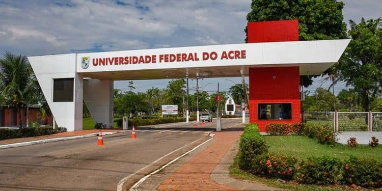 Em nova portaria, MEC oficializa criação de curso de Doutorado em Ensino de História na Ufac