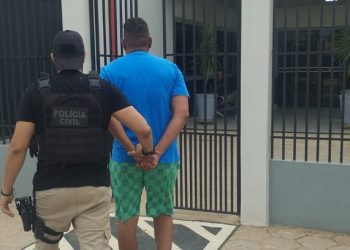 No Acre, homem é preso acusado de tentativa de estupro contra enteada de 14 anos
