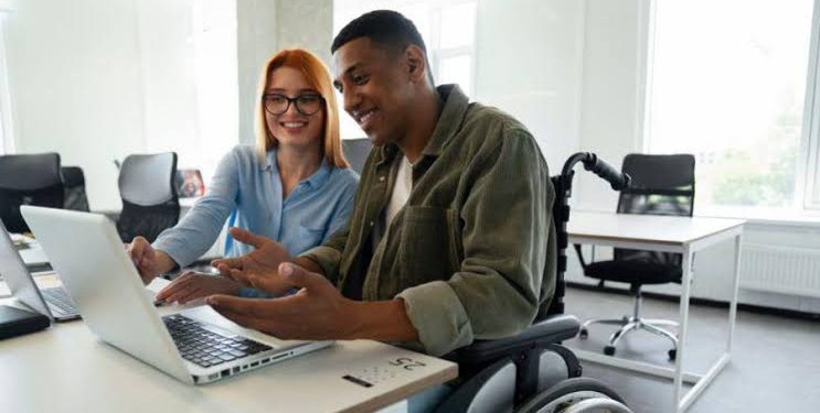 Governo do Acre cria selo de certificação para empresas que contratam pessoas com deficiência