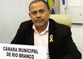 Vereador de Rio Branco viaja com dois assessores para capacitação em Fortaleza; R$ 5 mil em diárias