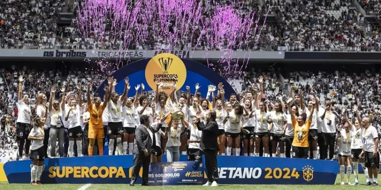 Corinthians derrota Cruzeiro e conquista tri da Supercopa feminina