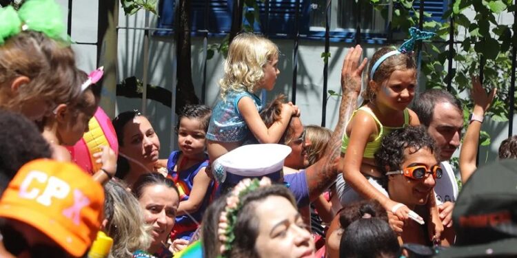 Juizado da Infância do Acre alerta sobre permanência de crianças no Carnaval; veja