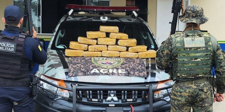 Cerca de R$ 154 mil em drogas são apreendidas dentro de ônibus no interior do Acre