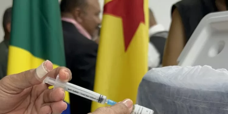 Vacinação contra dengue: Acre é o primeiro estado do Norte a iniciar campanha