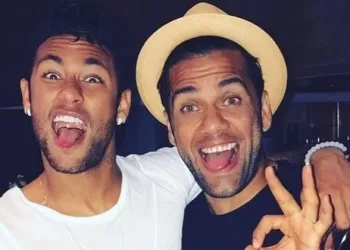 Dinheiro de Neymar pode tirar Daniel Alves da cadeia. Para que jogador, condenado por estupro, cumpra prisão domiciliar