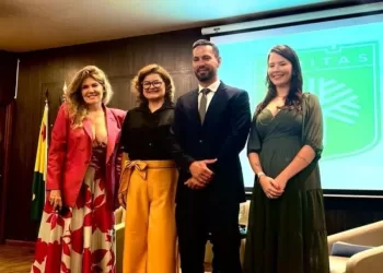 Unama Rio Branco promove mesa redonda sobre democracia e constituição com juristas