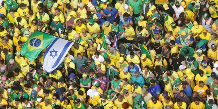 Anistiar os golpistas é condenar a democracia