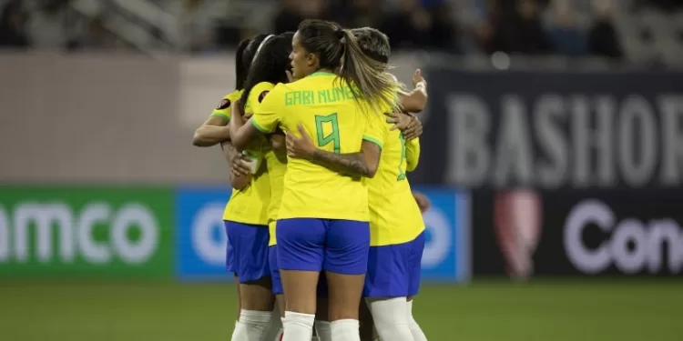 Invicta na Copa Ouro, seleção feminina de futebol fecha 1ª fase com goleada