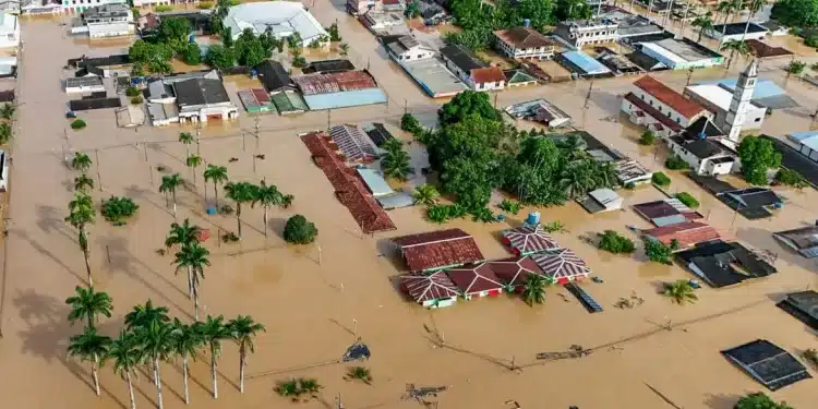 Após atingir nível histórico, nível do Rio em Brasiléia tem baixa de 40 cm em menos de 24 horas